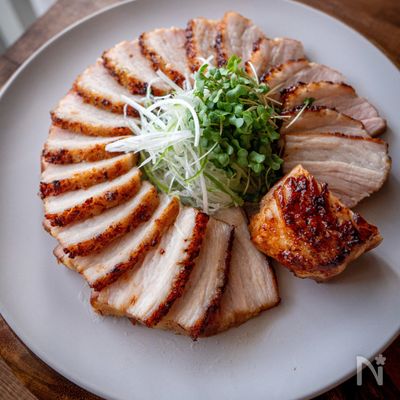 オイスターソースに漬けて焼くだけ!【コク旨ジューシー焼豚】
