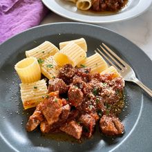 ホロホロやわらか豚肉のラグーソースパスタ