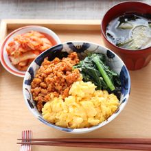 韓国風三色丼