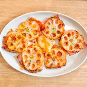 yucacooksの作ってみた!投稿(れんこんとベーコンのペッパーチーズ挟み焼き【#おつまみ】)