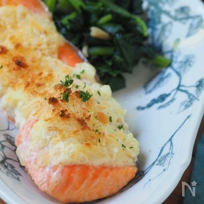 卵不使用!鮭のタルタル風マヨ焼き