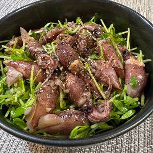 楽ラク手抜キッチン🐶🐾の作ってみた!投稿(食べる美容液！春おつまみ【ホタルイカと豆苗のガーリック炒め】)