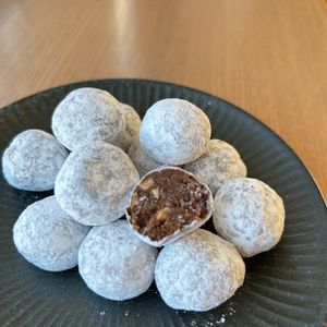 takachocoの作ってみた!投稿(米粉の塩チョコスノーボール【卵・乳・小麦不使用】)
