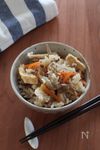 どんなおかずにも合う。シンプル炊き込みごはん