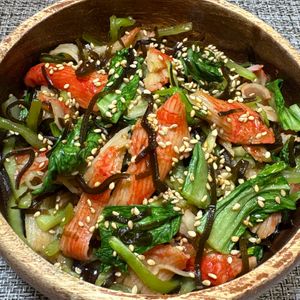 楽ラク手抜キッチン🐶🐾の作ってみた!投稿(調味料はごま油のみ♩チンゲン菜とカニカマの塩昆布和え)