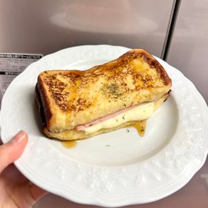 ケの作ってみた!投稿(ふわとろ食感♡『ハムとチーズのフレンチトースト』やみつきの味)