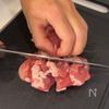 【豚にんにく煮込み】夏バテ乗り切るスタミナ飯の下準備