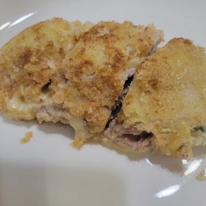 1バーバミーの作ってみた!投稿(さっぱりとろ〜り♡絶対に失敗しない【梅しそチーズチキンカツ】)
