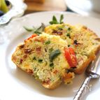 パルミジャーノで野菜タップリ♪グルテンフリー米粉ケークサレ