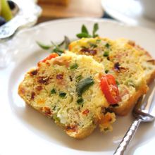 パルミジャーノで野菜タップリ♪グルテンフリー米粉ケークサレ