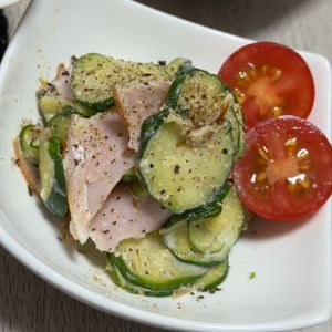 みーこの作ってみた!投稿(ズッキーニとハム《にんにく♡だしマヨサラダ》)