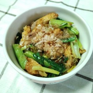 M＊Pの作ってみた!投稿(おかかたっぷり♡シャキシャキ小松菜とさつま揚げの麺つゆ炒め)