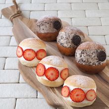 苺とオレオのマリトッツォ