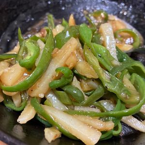 杏の作ってみた!投稿(【豚肉とじゃがいもで青椒肉絲】天才的に旨い♡時短でパパッと！)