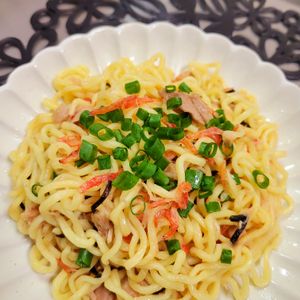 ヴェルの作ってみた!投稿(【5分で最強焼きそば】ツナと塩昆布焼きそば)