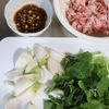 ワンパンで簡単！【豚こまとかぶの生姜焼き】ご飯が進む◎の工程1