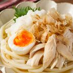 おかかおろしと蒸し鶏の【冷やしうどん】