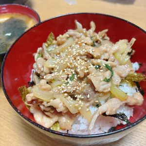 し☆の作ってみた!投稿(【豚ニラスタ丼】がっつり♡簡単10分どんぶり！)