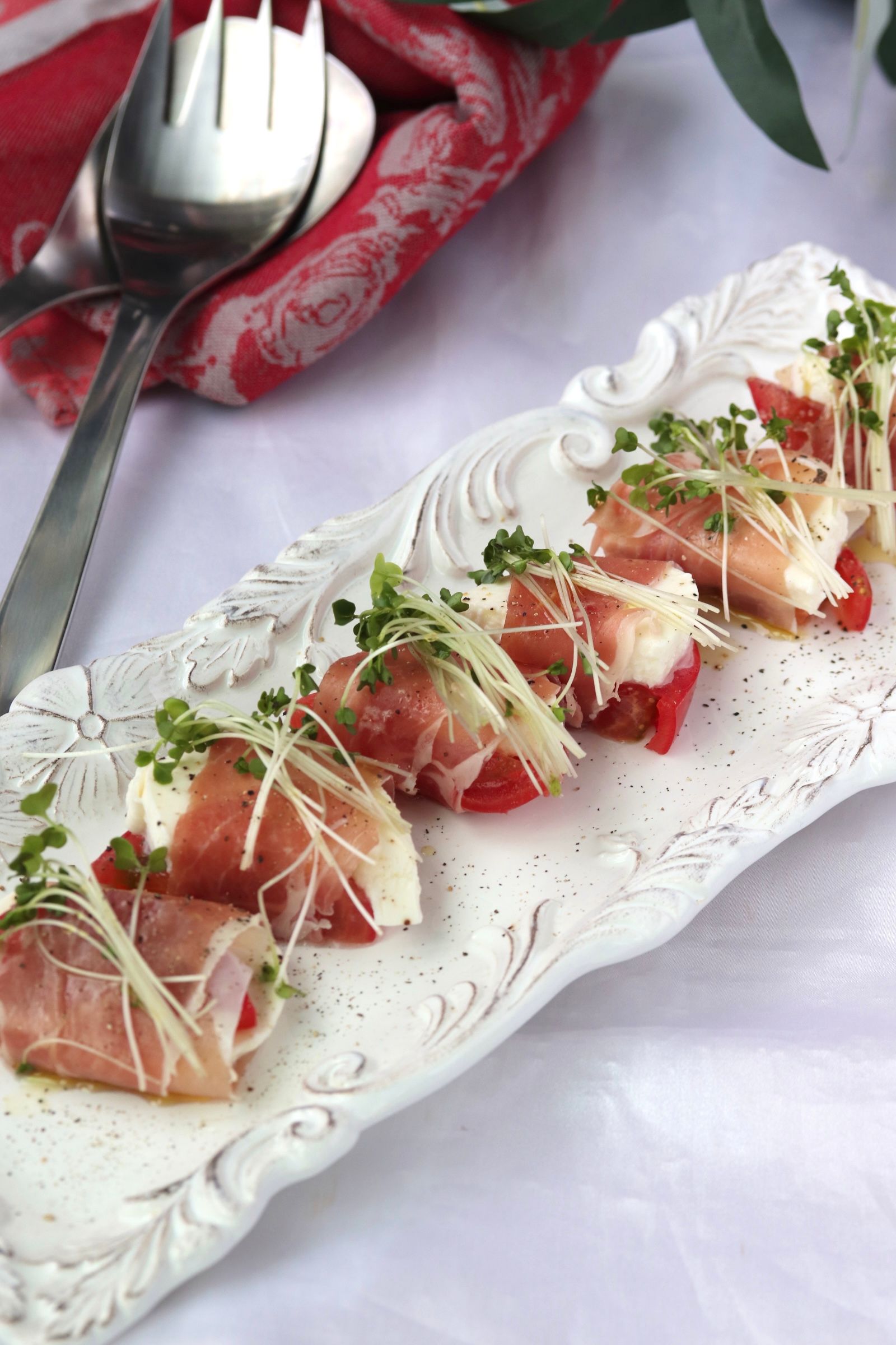 ママ友絶賛！簡単おもてなし！トマトとモッッァレラの生ハム巻き