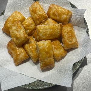 しんやの作ってみた!投稿(【超簡単】冷凍パイシートのミニチョコパイ♫)