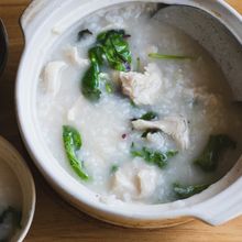30代共働きの朝ごはんってこんな感じ。鶏肉のお粥