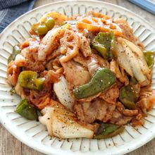 ［豚と野菜のバルサミコ酢炒め］炒めて味付けするだけ！ラクうま