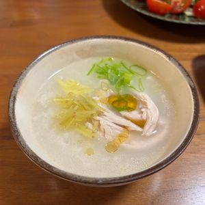 こむぎの作ってみた!投稿(【鶏の中華粥】体を休めたい日に。七草粥にも◎)