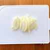 電子レンジで簡単神おかず!鶏ももと玉ねぎの甘辛煮の下準備