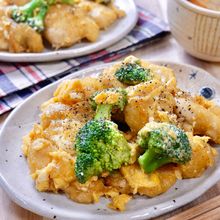 ご飯が進む！『鶏むね肉とブロッコリーと卵のオイマヨ炒め』