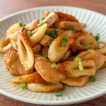 【鶏むねとちくわの照り焼き】切って焼くだけご飯が進む🍚🥢