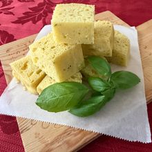 材料4つ！ポリ袋＆レンジであっという間♪『バジル蒸しパン』