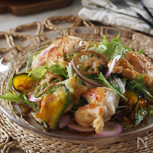 【黒酢ドレッシングの彩りサラダ】焼き野菜とお肉で主役級ˎˊ˗