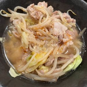 surgの作ってみた!投稿(【豚もやしピリ辛みそ醤油麺】スープが絶品♬︎お店ラーメン風)