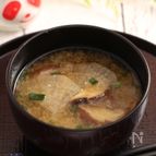 とろとろ椎茸と大根のお味噌汁