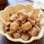 【蒟蒻と豚バラのだし胡麻炒め】だし風味が旨い！お弁当にも☆