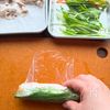 おろしだれでいただく！冷しゃぶと水菜の生春巻きの工程3