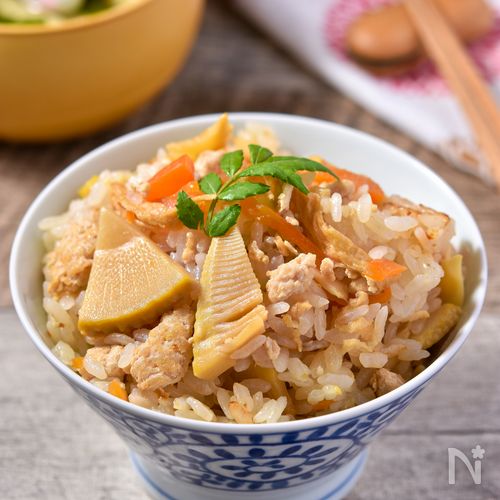 鶏そぼろとたけのこの炊き込みご飯｜味しみ抜群！冷めても絶品