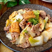 パパッと作れる♪【豚こまと厚揚げ白菜の中華炒め】