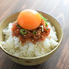 背徳の生ハムユッケ丼