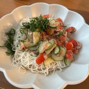 のんちゃんの作ってみた!投稿(やさしく整う夏麺・ツナトマぶっかけそうめん)