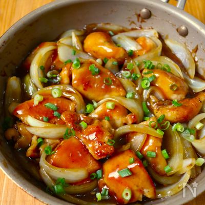 ワンパン10分！【鶏むね肉と玉ねぎの甘酢炒め】