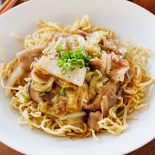 『豚バラ白菜のあんかけ焼きそば』具材3つでお手軽♪