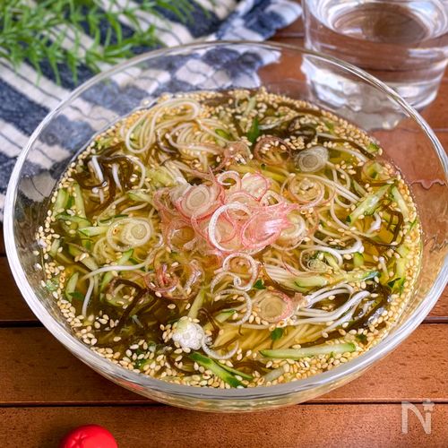 さっぱり涼やか♪5分で簡単「もずくときゅうりの冷やし素麺」