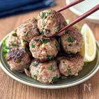 【ワンパン♪スタミナ肉団子】全部入れて、こねたら焼くだけ◎