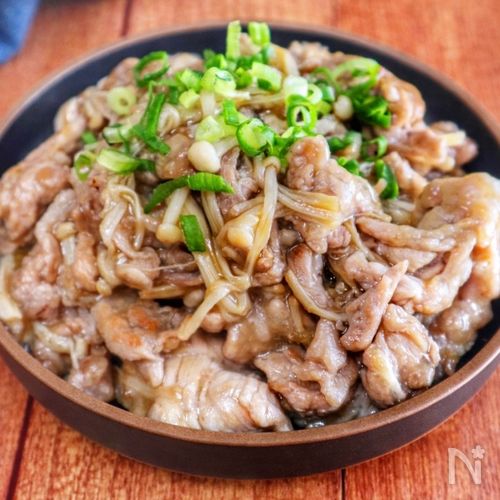 10分で爆速おかず【豚肉とえのきのガリバタ醤油炒め】コク旨♡