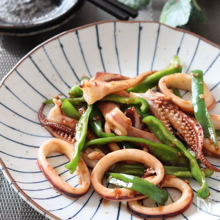 少材料 4分でできる スルメイカとピーマンのオイスター炒め By ともきーた 伊藤 智子 レシピサイト Nadia ナディア プロの料理家のおいしいレシピ