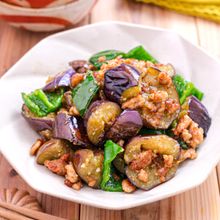 【なすとピーマンの肉味噌炒め】ご飯に合う！副菜やお弁当に♡