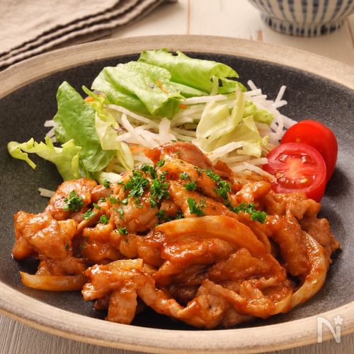 ご飯がすすむ!豚こまと玉ねぎの濃厚ポークチャップ