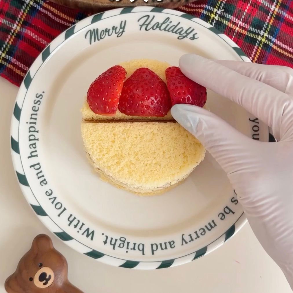 簡単！同時に2種作れる！クリスマスリース＆サンタケーキ | レシピ