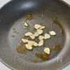夏野菜で簡単【ズッキーニとベーコンのガーリック焼き】の工程1